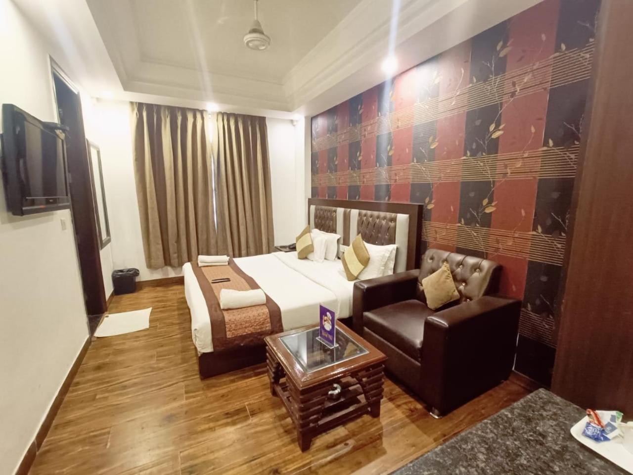 Hotel Waterfall Paschim Vihar Delhi 外观 照片