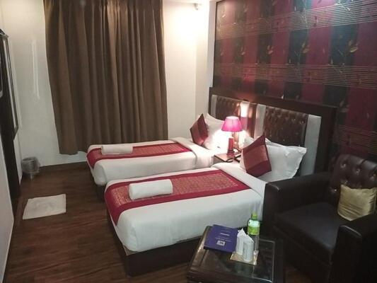 Hotel Waterfall Paschim Vihar Delhi 外观 照片